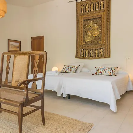 Pins Villa *