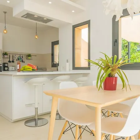 Pins Villa